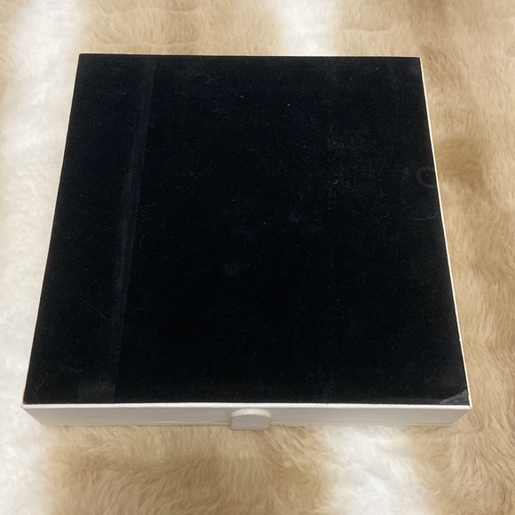 Pandora White Jewellery Box - Picture 11 of 16